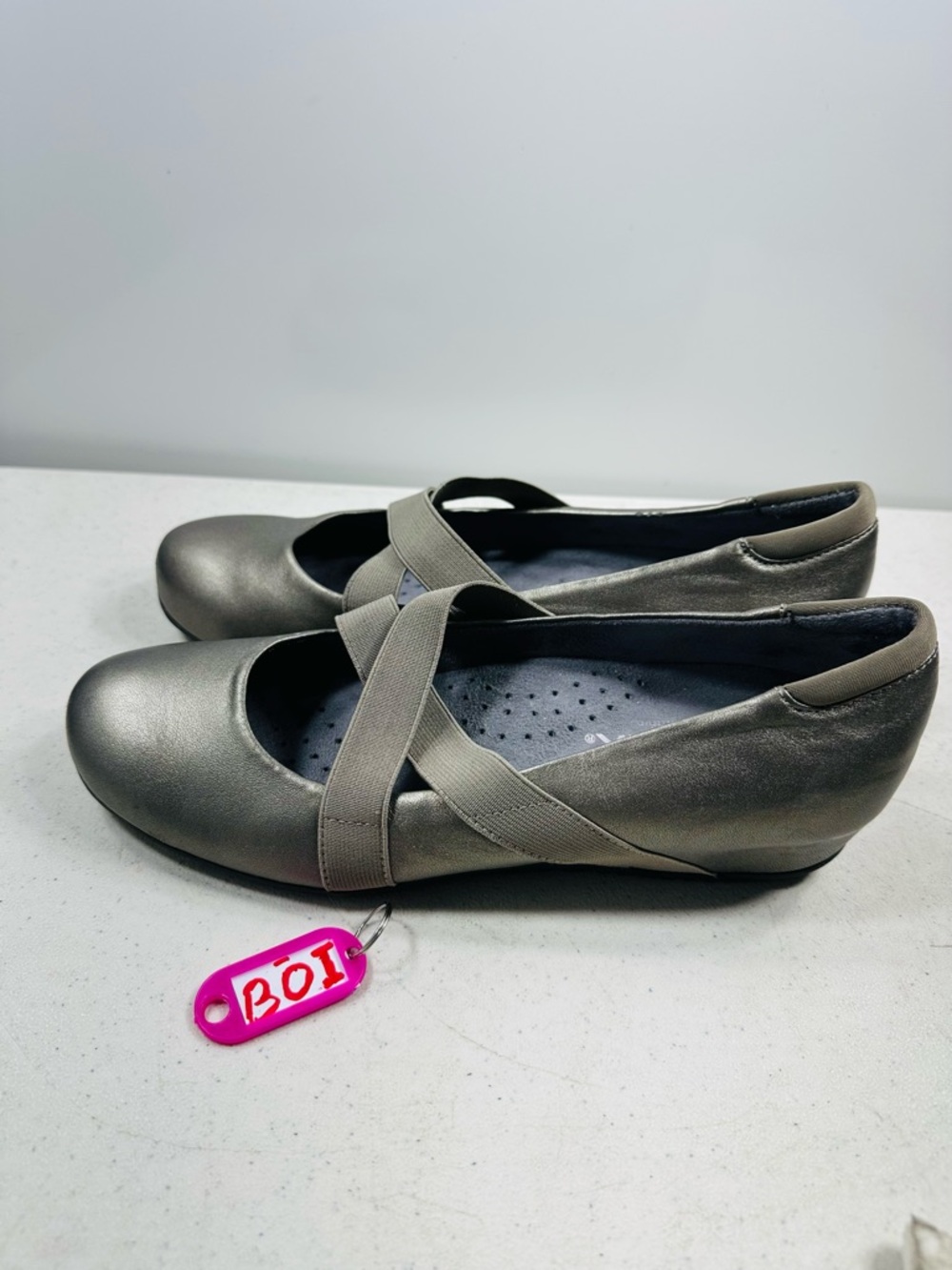 SoftWalk Womens size 7,5 M